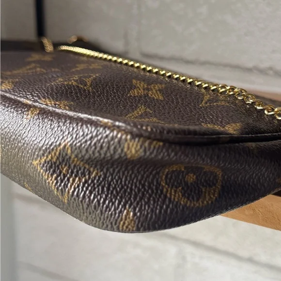 Louis Vuitton Monogram Pochette Pouch Bag/ shoulder bag - Picture 4 of 14